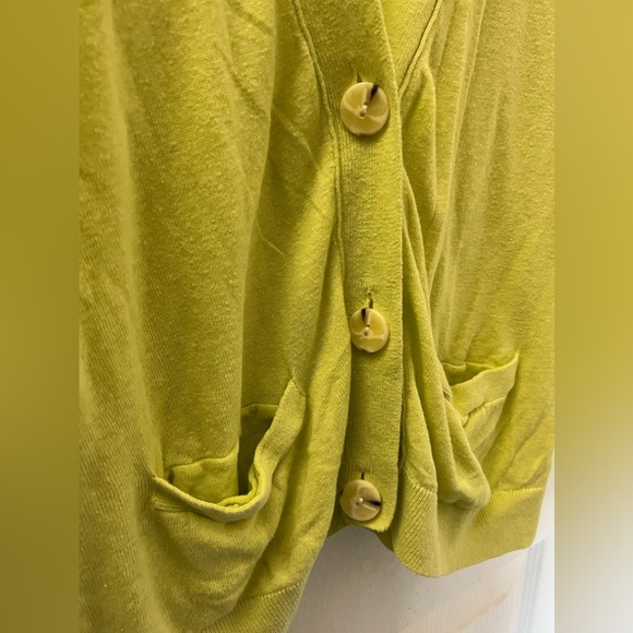 Neon Yellow Deep-V 3/4 Sleeve Sweater w/ 3-Brown Buttons & 2 Small Pockets - Picture 5 of 6